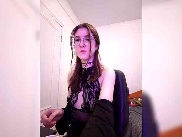 Sweet-Astarte webcam