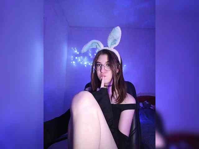 Sweet-Astarte webcam