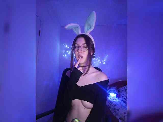 Sweet-Astarte webcam