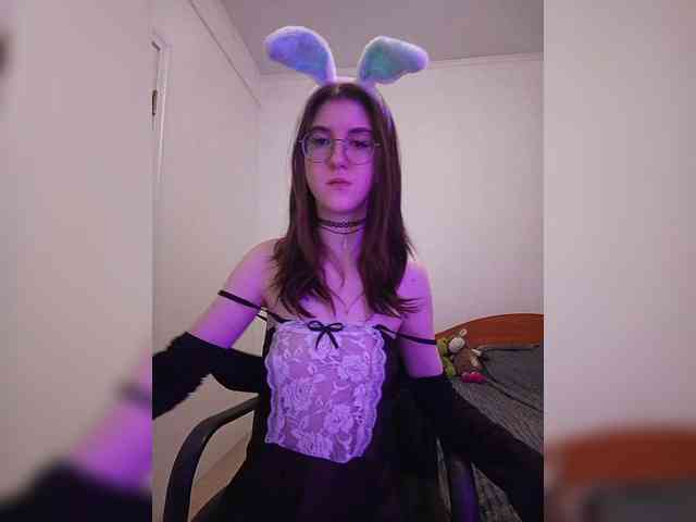 Sweet-Astarte webcam