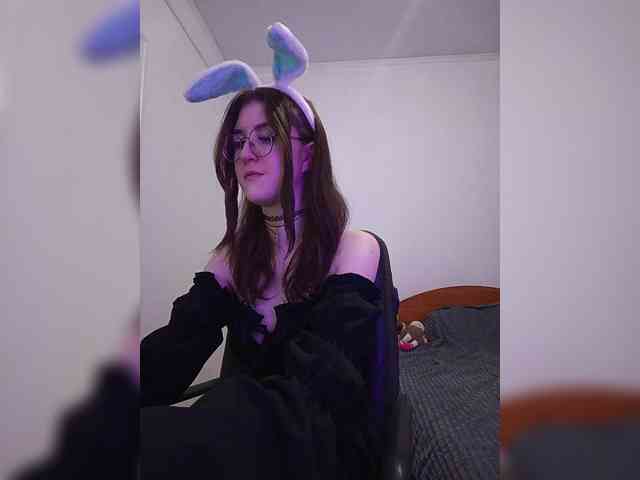 Sweet-Astarte webcam