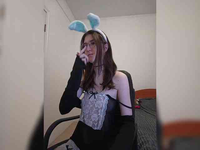 Sweet-Astarte webcam