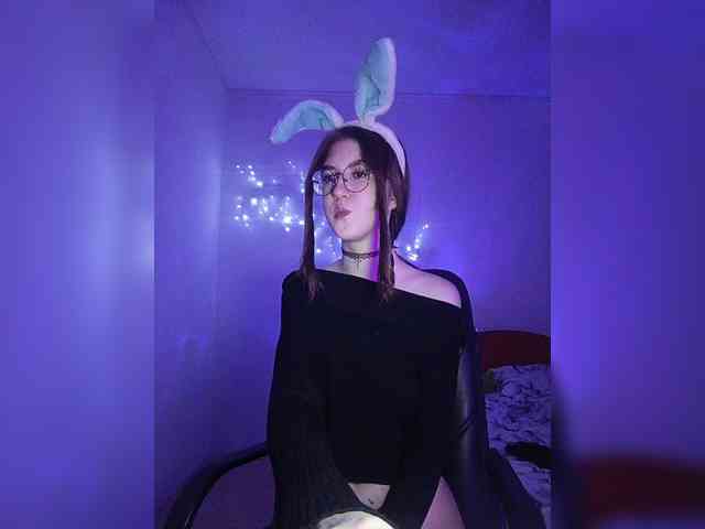 Sweet-Astarte webcam