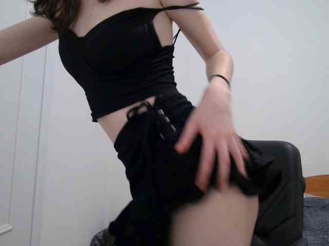 Sweet-Astarte webcam