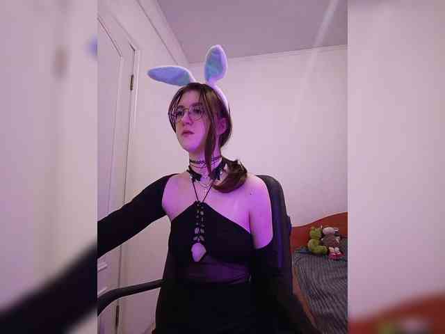 Sweet-Astarte webcam