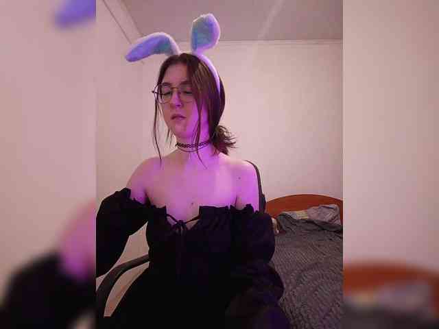 Sweet-Astarte webcam