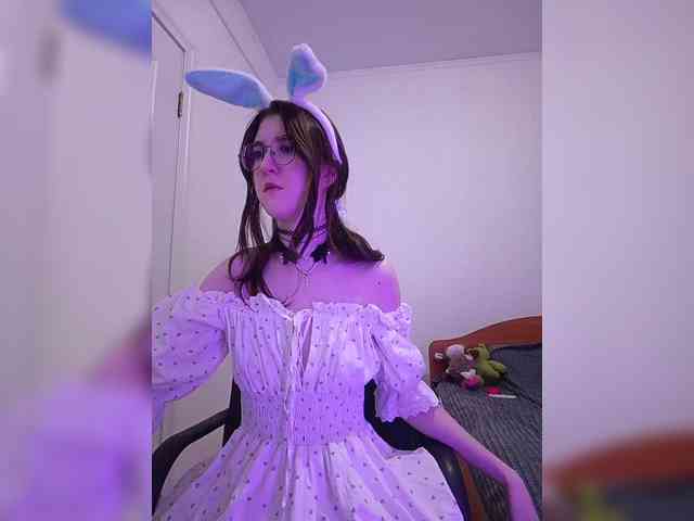 Sweet-Astarte webcam