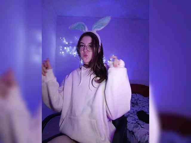 Sweet-Astarte webcam