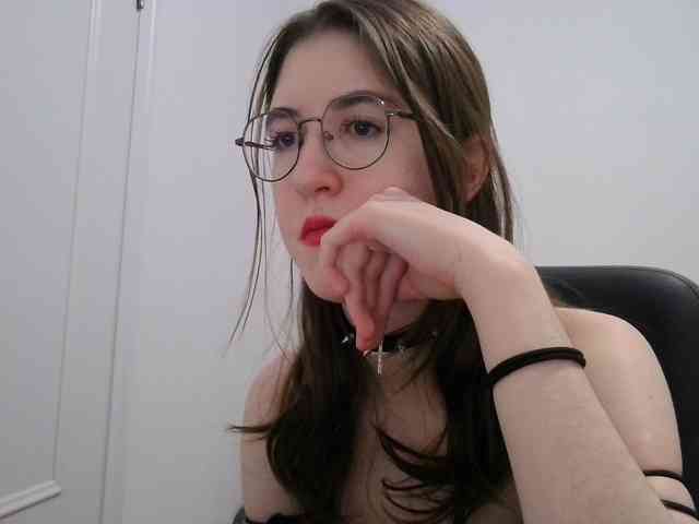 Sweet-Astarte webcam