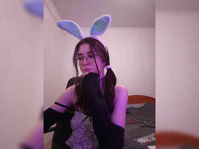 Sweet-Astarte webcam