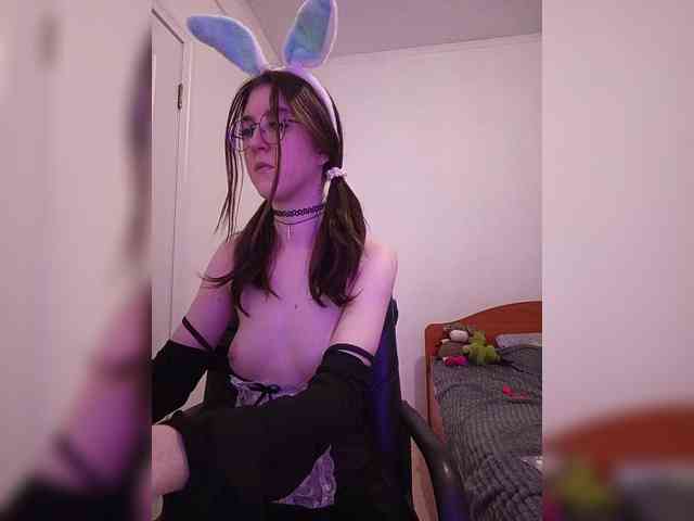 Sweet-Astarte webcam