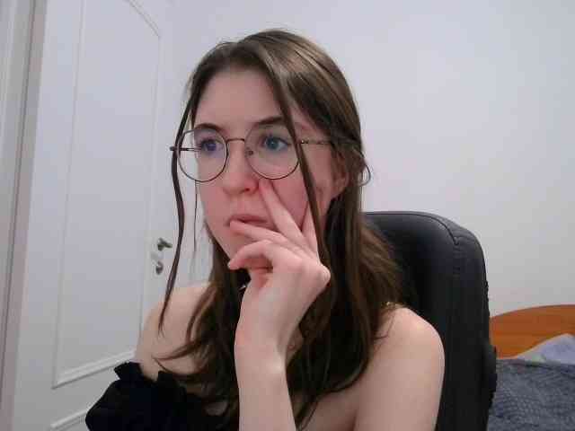 Sweet-Astarte webcam