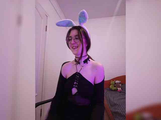 Sweet-Astarte webcam