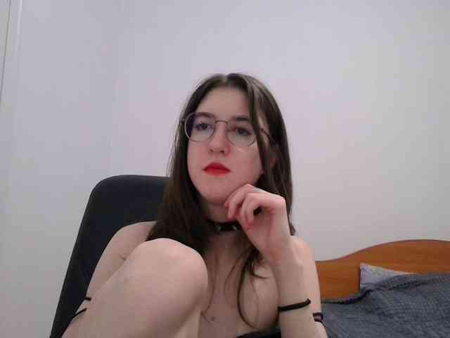 Sweet-Astarte webcam