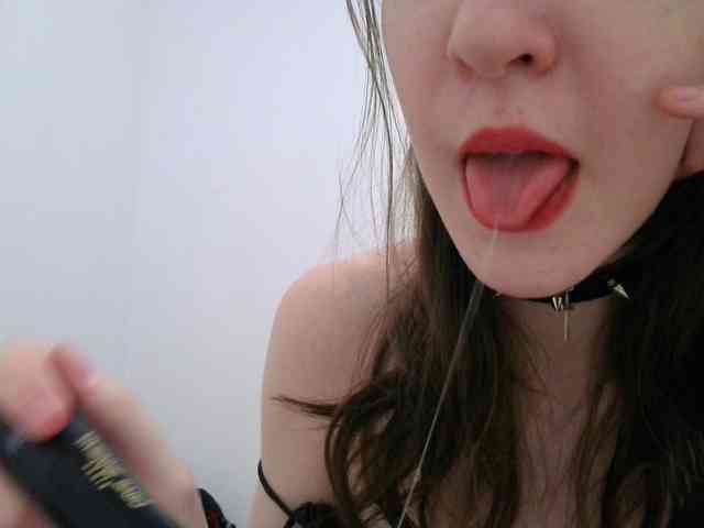 Sweet-Astarte webcam