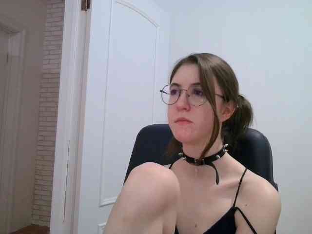 Sweet-Astarte webcam