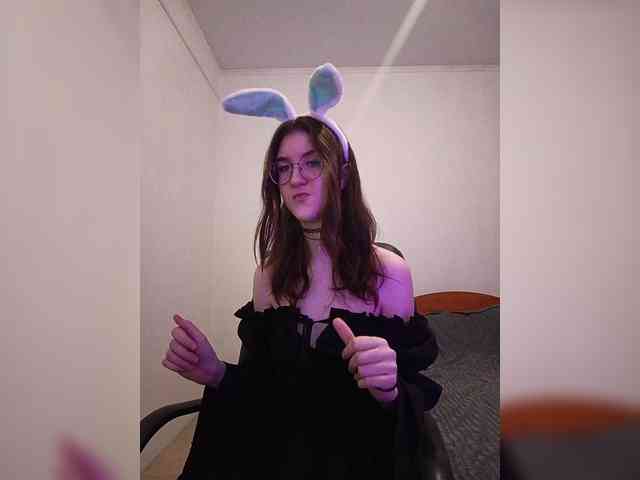 Sweet-Astarte webcam