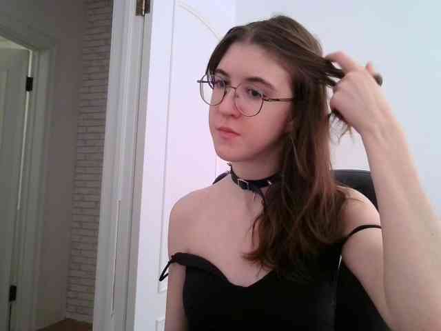 Sweet-Astarte webcam