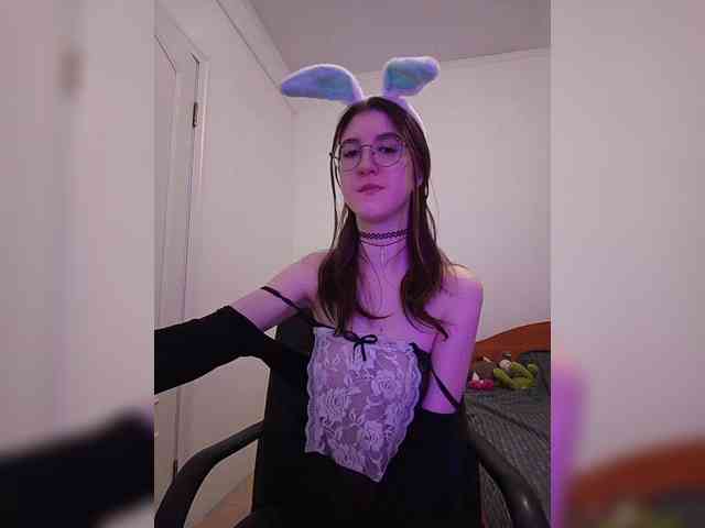 Sweet-Astarte webcam