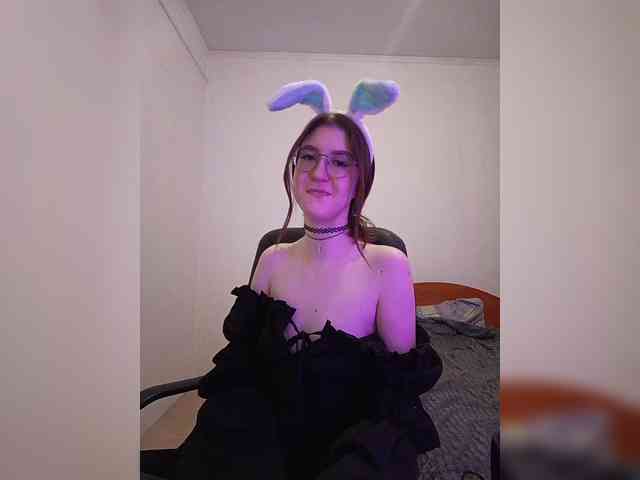 Sweet-Astarte webcam