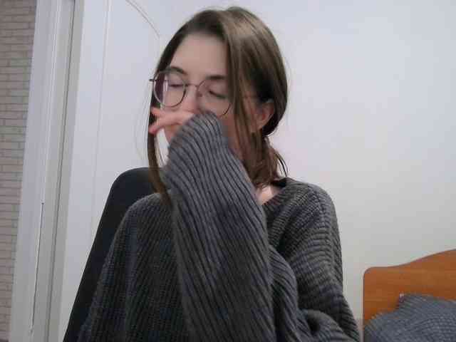 Sweet-Astarte webcam