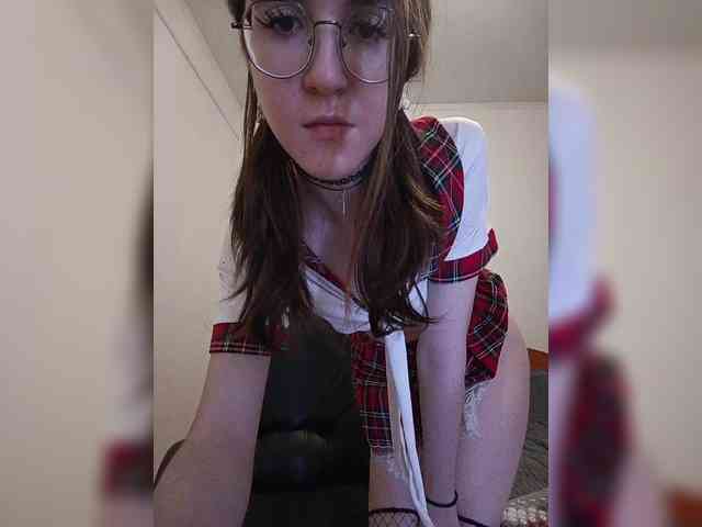 Sweet-Astarte webcam