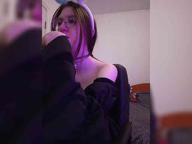 Sweet-Astarte webcam