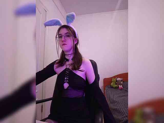 Sweet-Astarte webcam