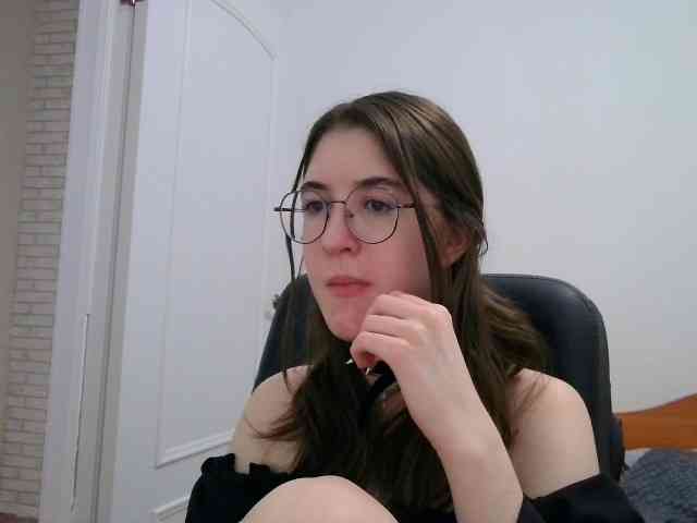 Sweet-Astarte webcam