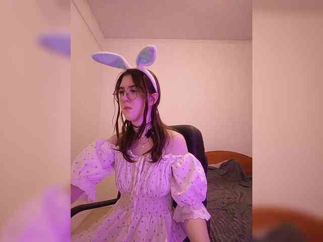 Sweet-Astarte webcam