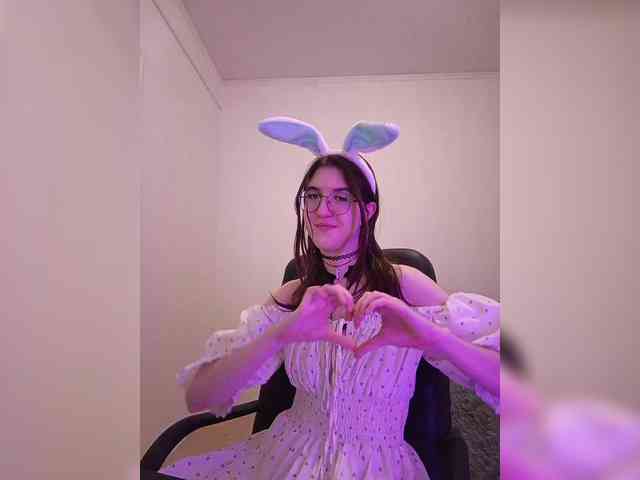 Sweet-Astarte webcam