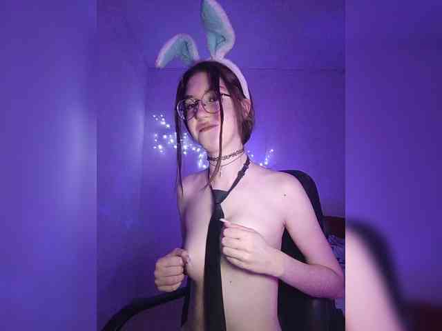 Sweet-Astarte webcam