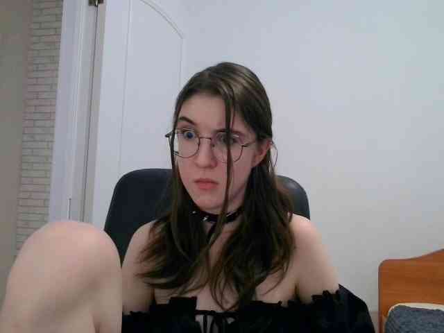 Sweet-Astarte webcam