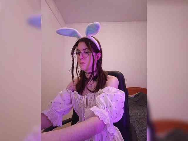 Sweet-Astarte webcam