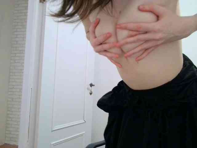 Sweet-Astarte webcam