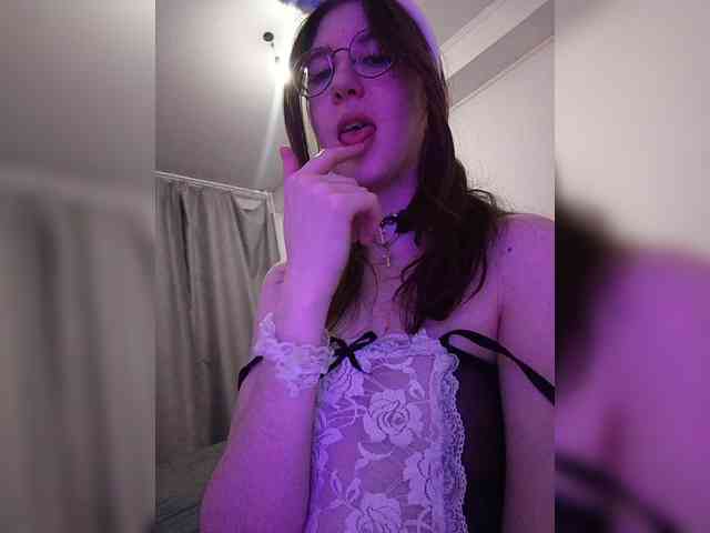 Sweet-Astarte webcam