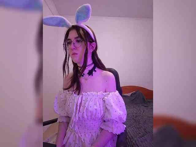 Sweet-Astarte webcam