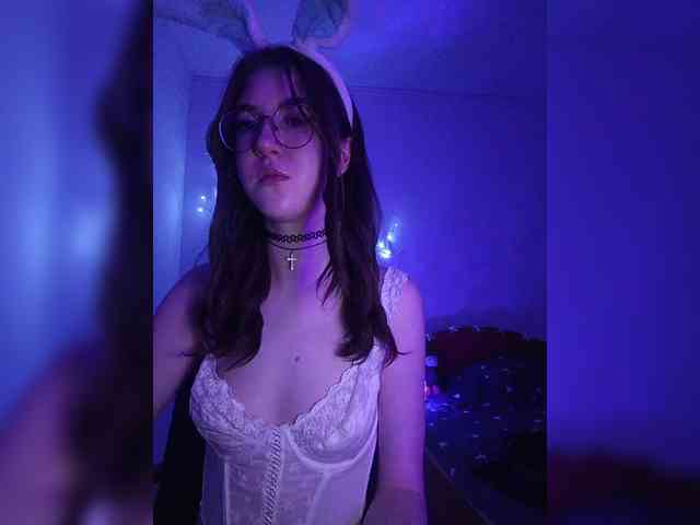 Sweet-Astarte webcam