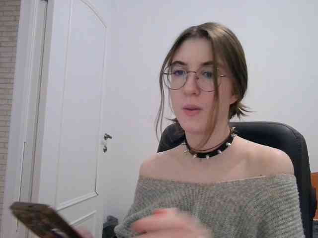 Sweet-Astarte webcam