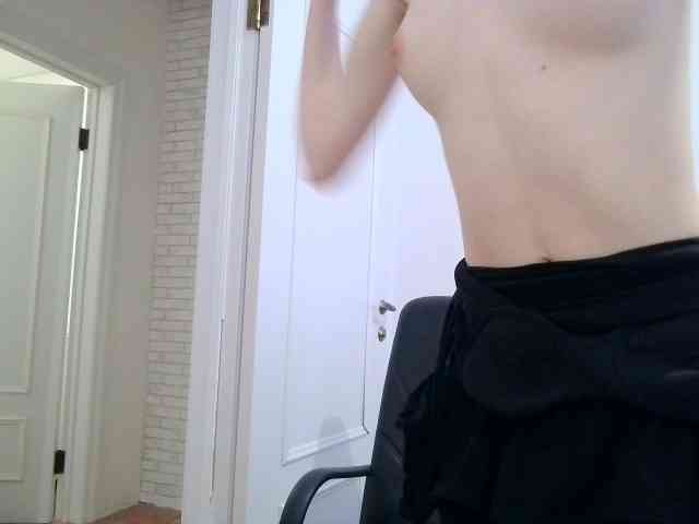 Sweet-Astarte webcam