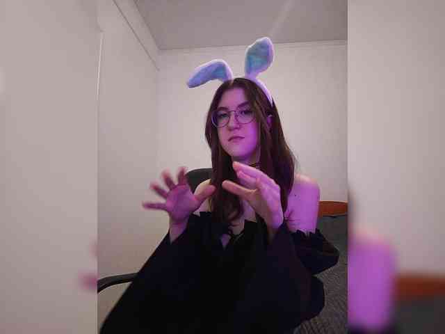 Sweet-Astarte webcam