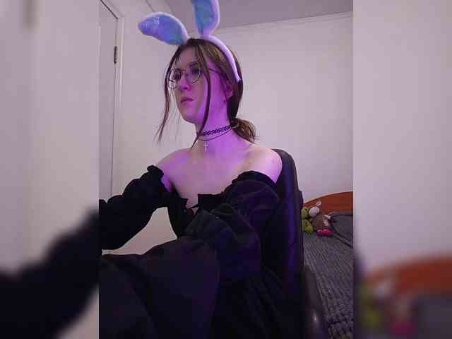 Sweet-Astarte webcam