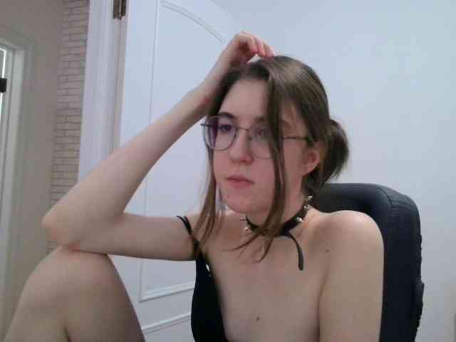 Sweet-Astarte webcam