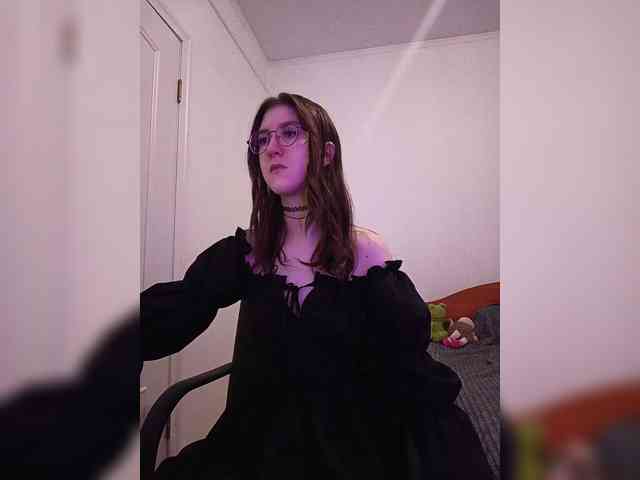 Sweet-Astarte webcam