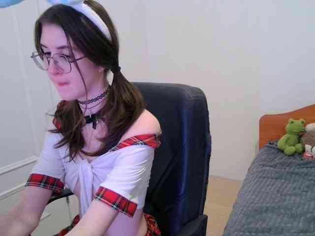 Sweet-Astarte webcam