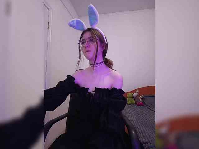 Sweet-Astarte webcam