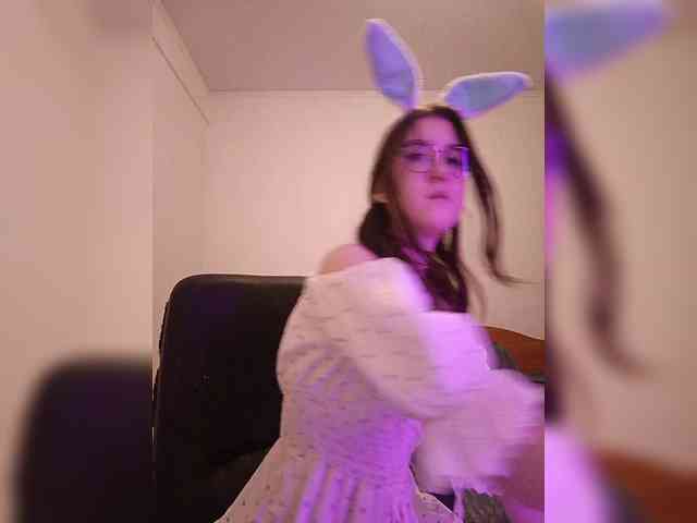 Sweet-Astarte webcam