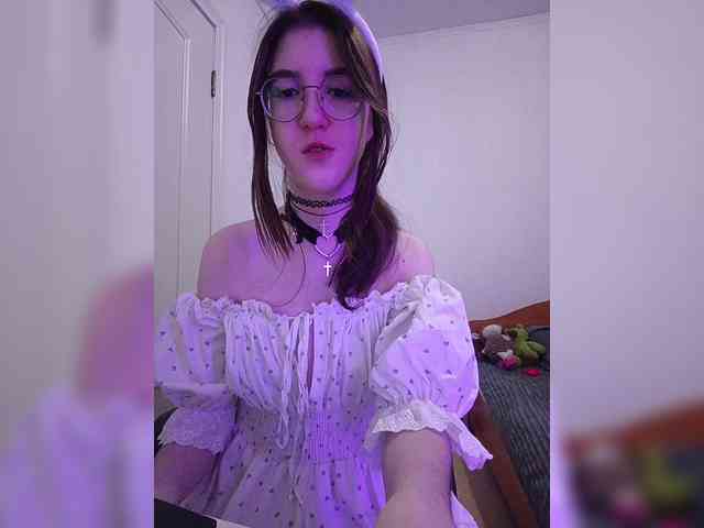 Sweet-Astarte webcam