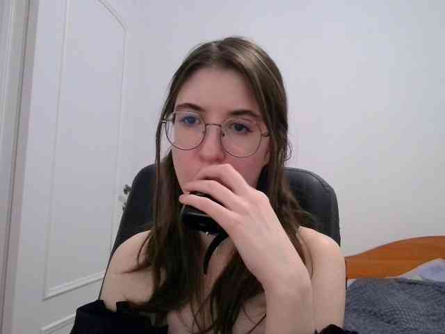 Sweet-Astarte webcam