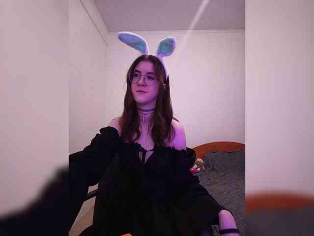 Sweet-Astarte webcam